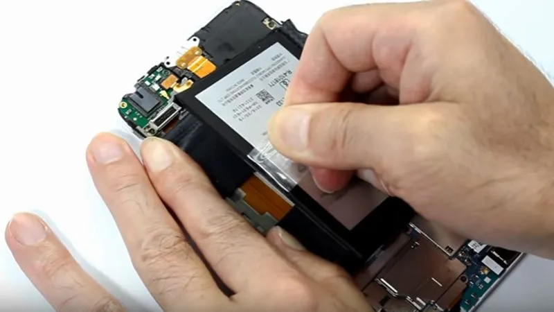 Chi phí thay pin điện thoại là bao nhiêu?